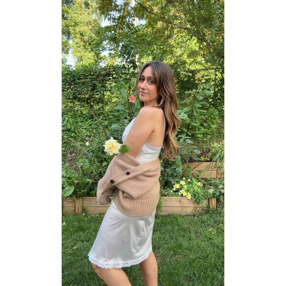 SABLYN CROPPED CASHMERE CARDIGAN — NEUTRAL BEIGE - Picture 5 of 6